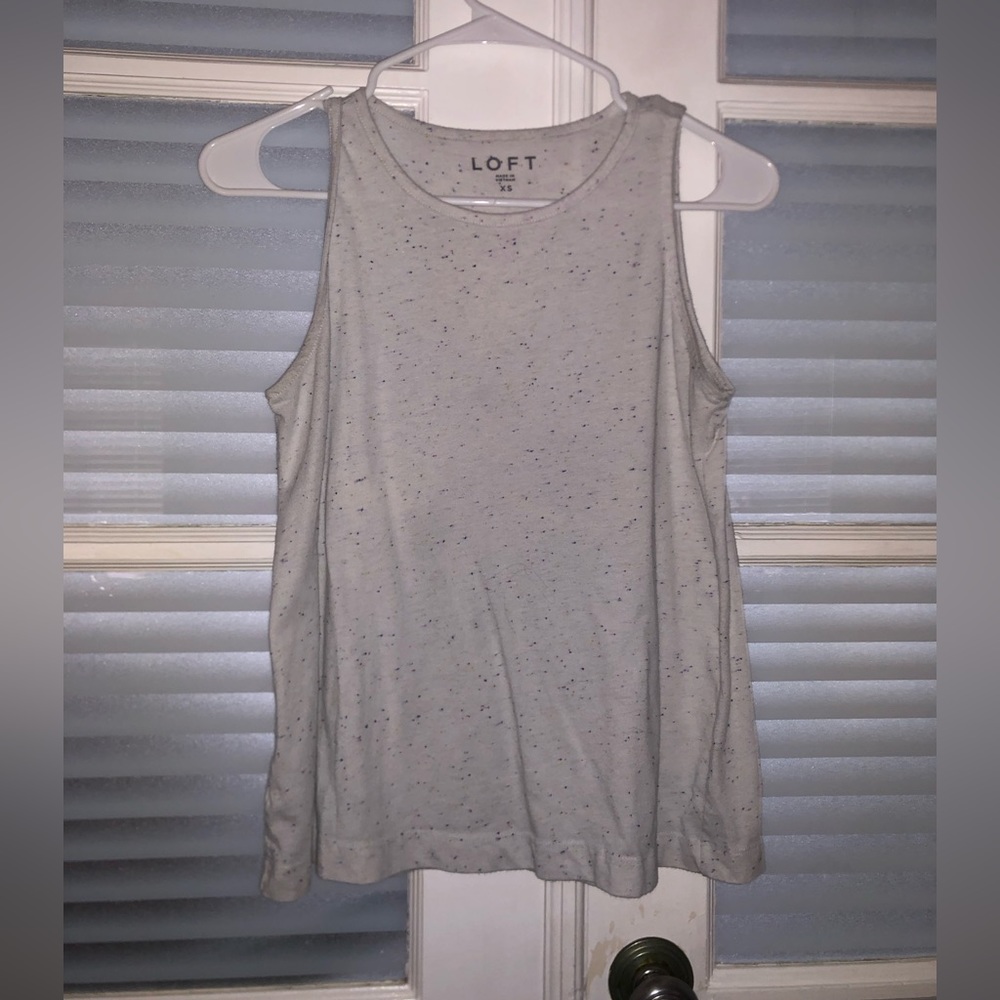 $4 Sale! must Bundle ! LOFT Tank Top